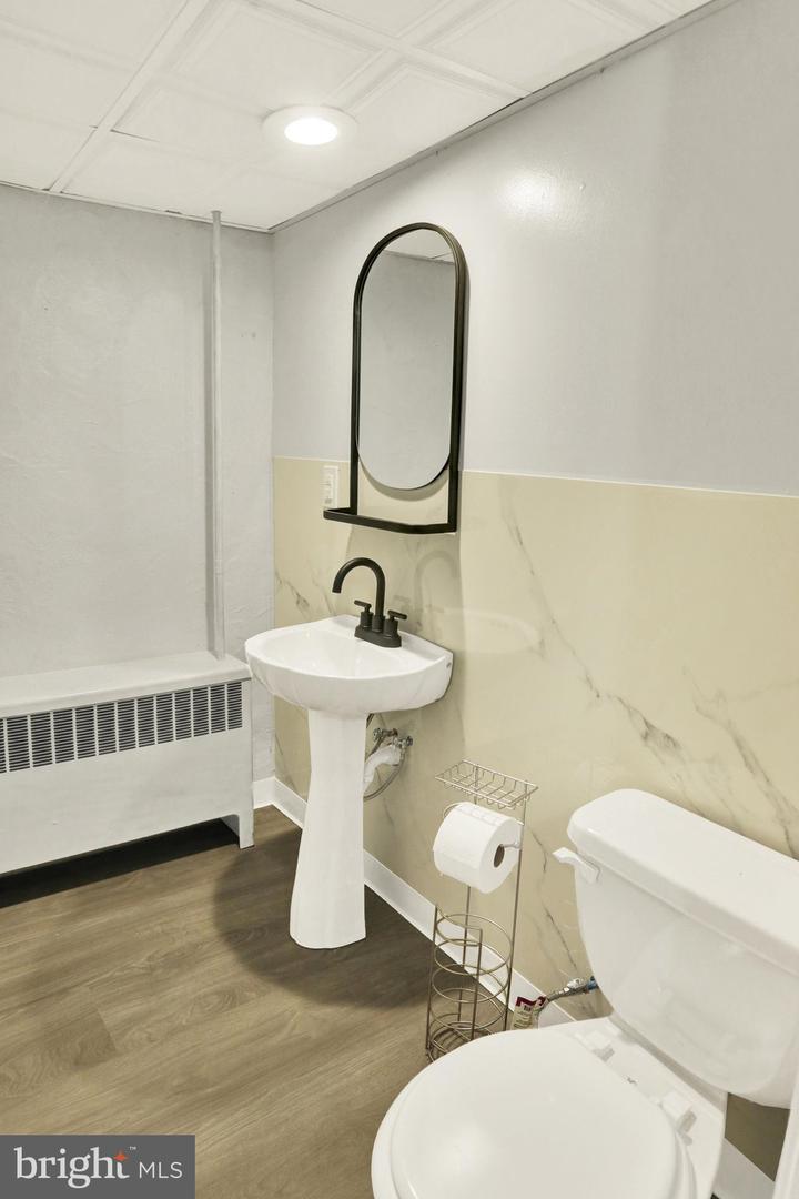929 John St Property Photo 27