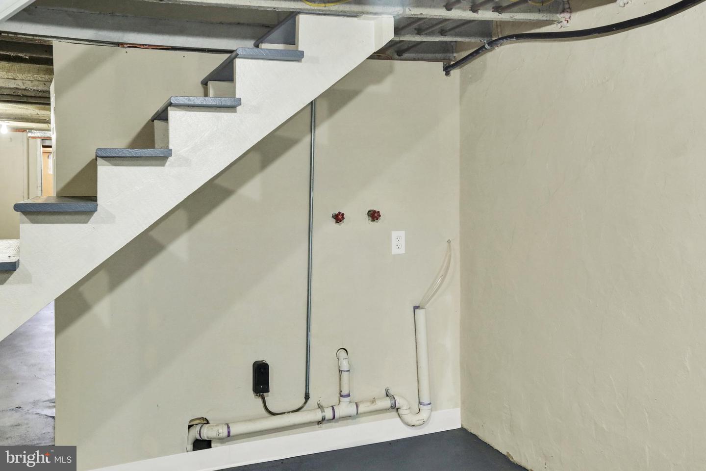 929 John St Property Photo 30
