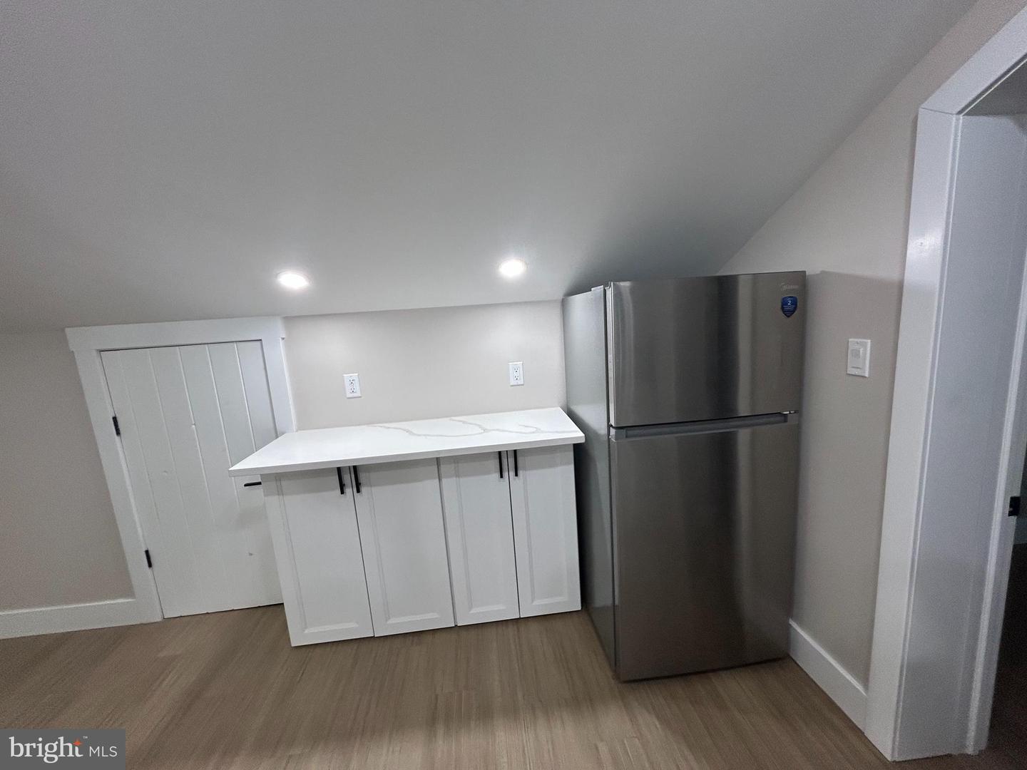 71 Dreamland Park Dr #penthouse Property Photo 4