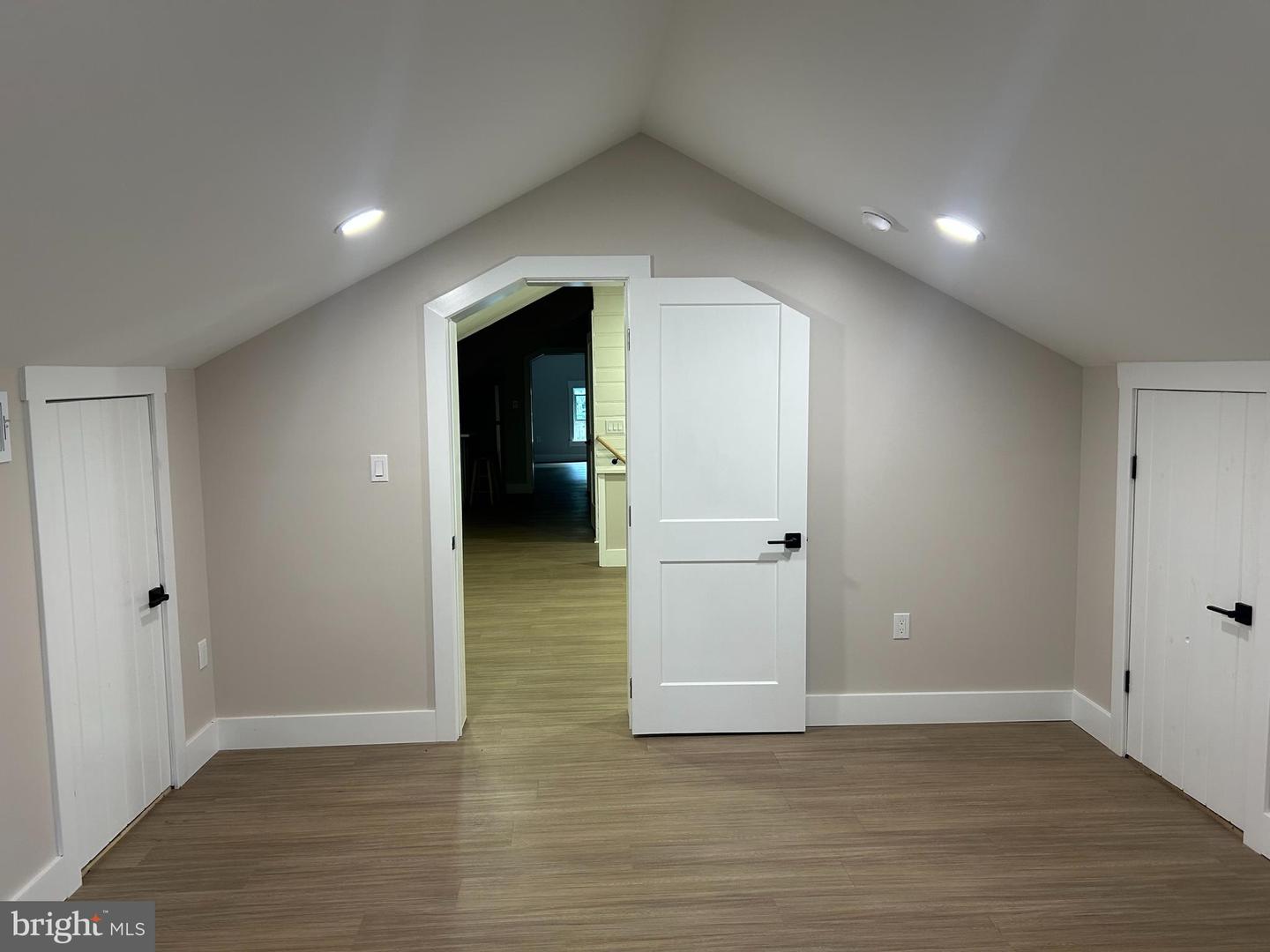 71 Dreamland Park Dr #penthouse Property Photo 7