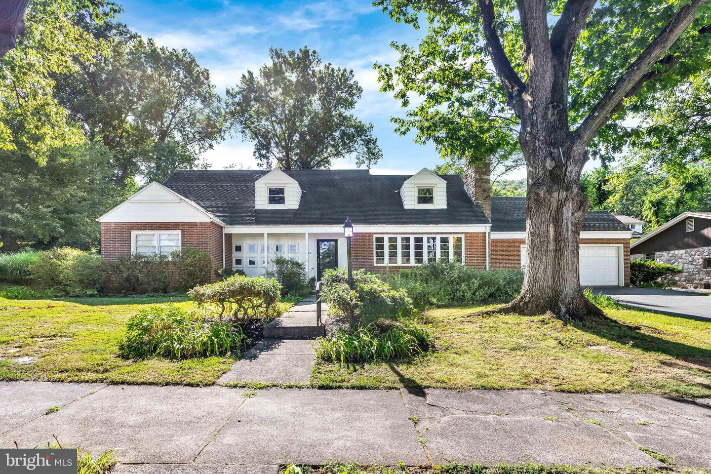 1835 Alsace Rd Property Photo 1