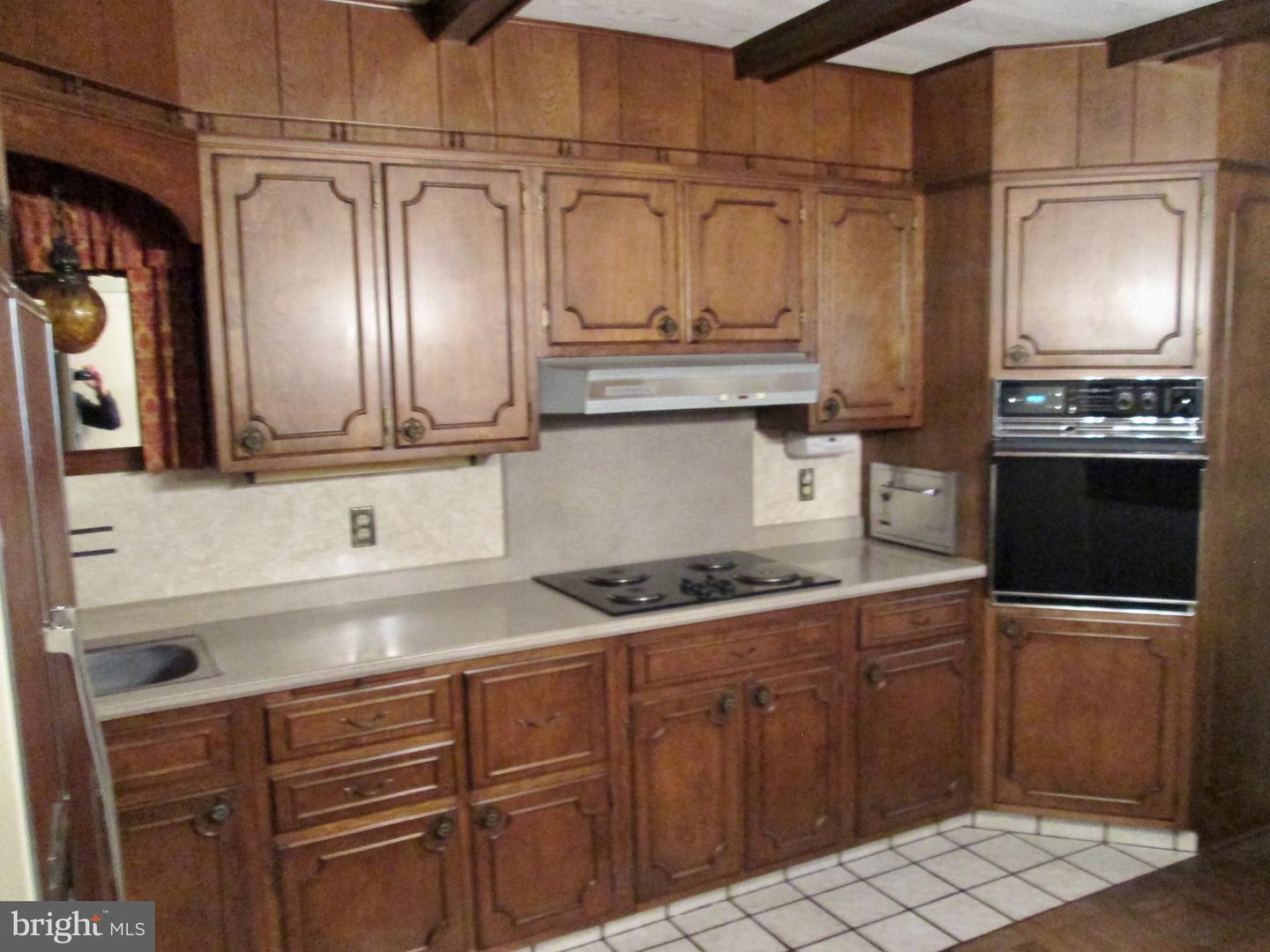 1043 Walnut St Property Photo 2