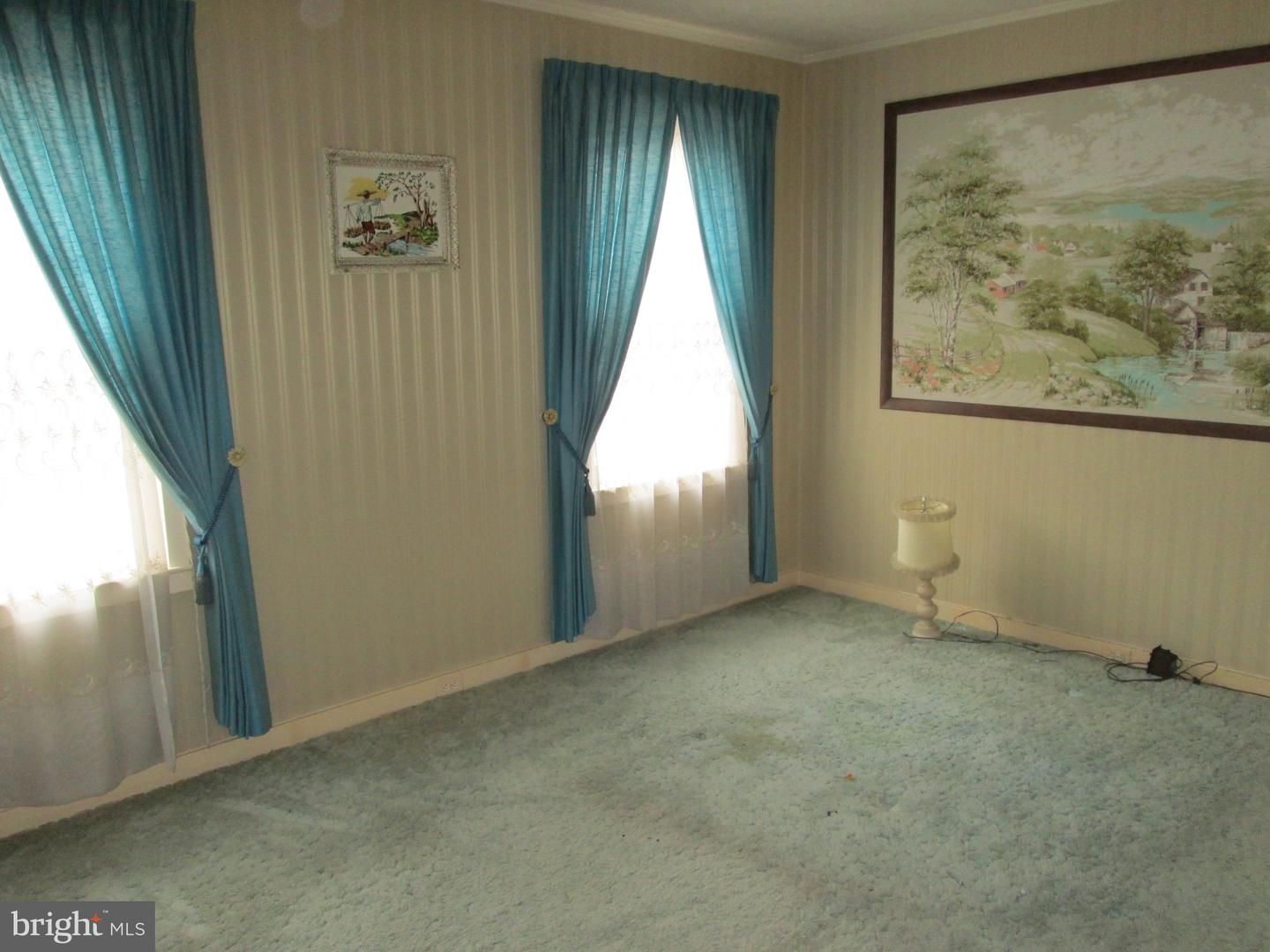 1043 Walnut St Property Photo 11