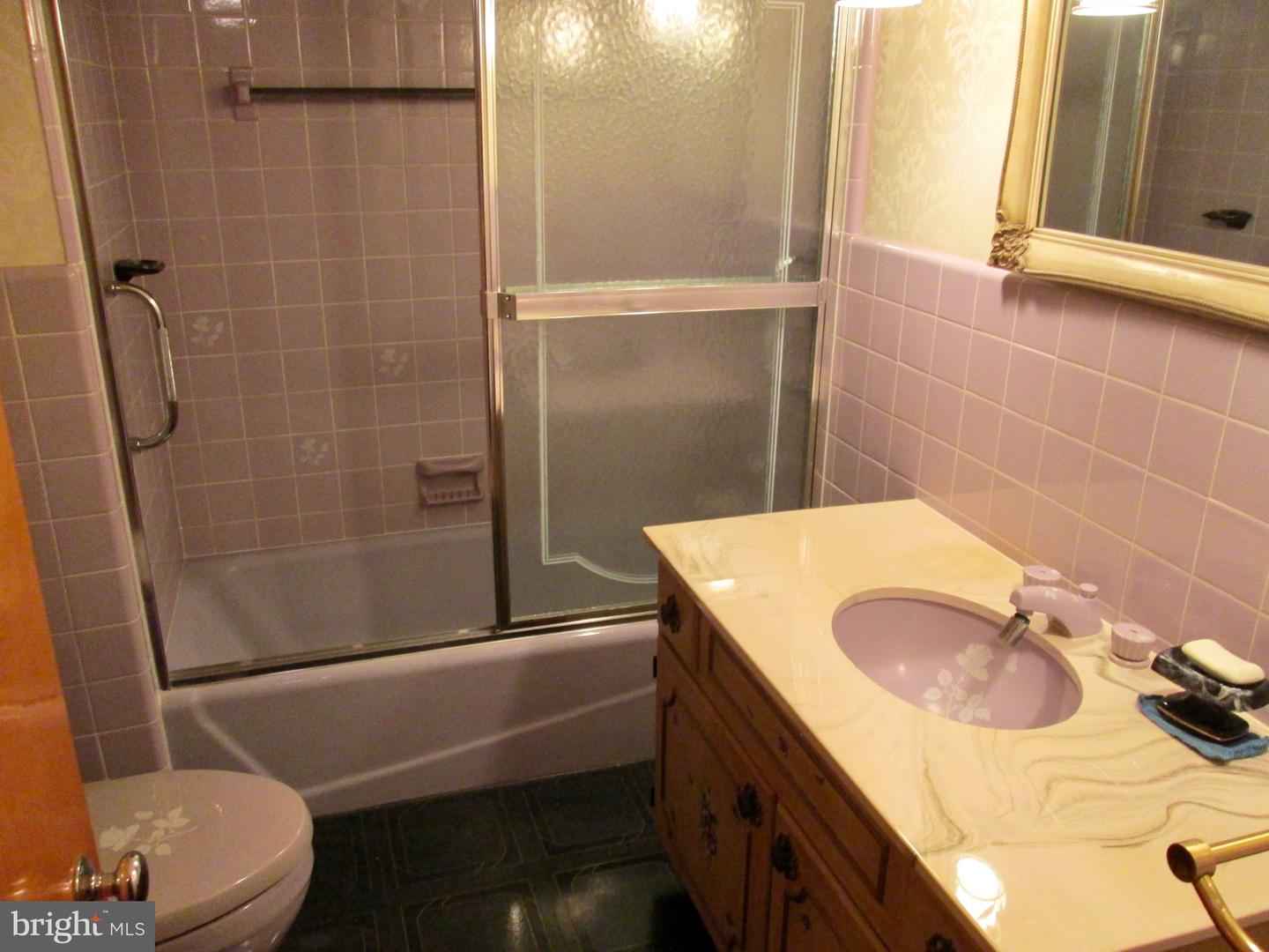 1043 Walnut St Property Photo 14