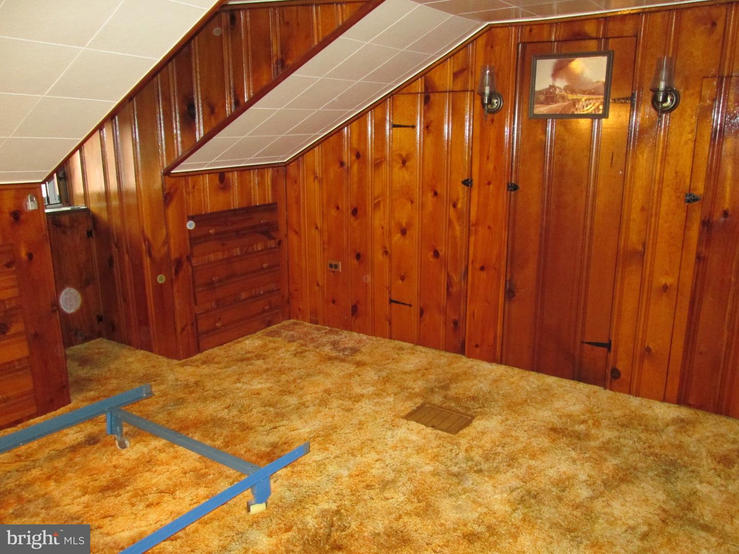 1043 Walnut St Property Photo 17