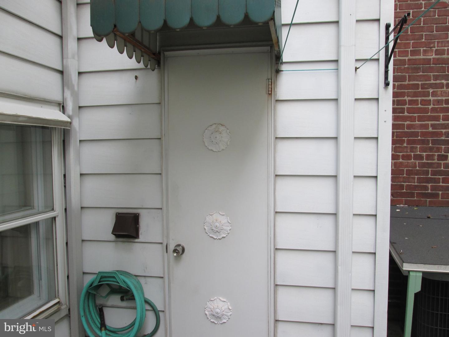 1043 Walnut St Property Photo 29