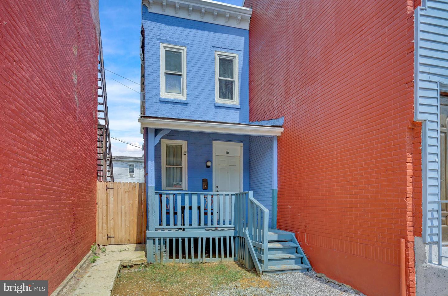 833 GREEN ST Property Photo 1