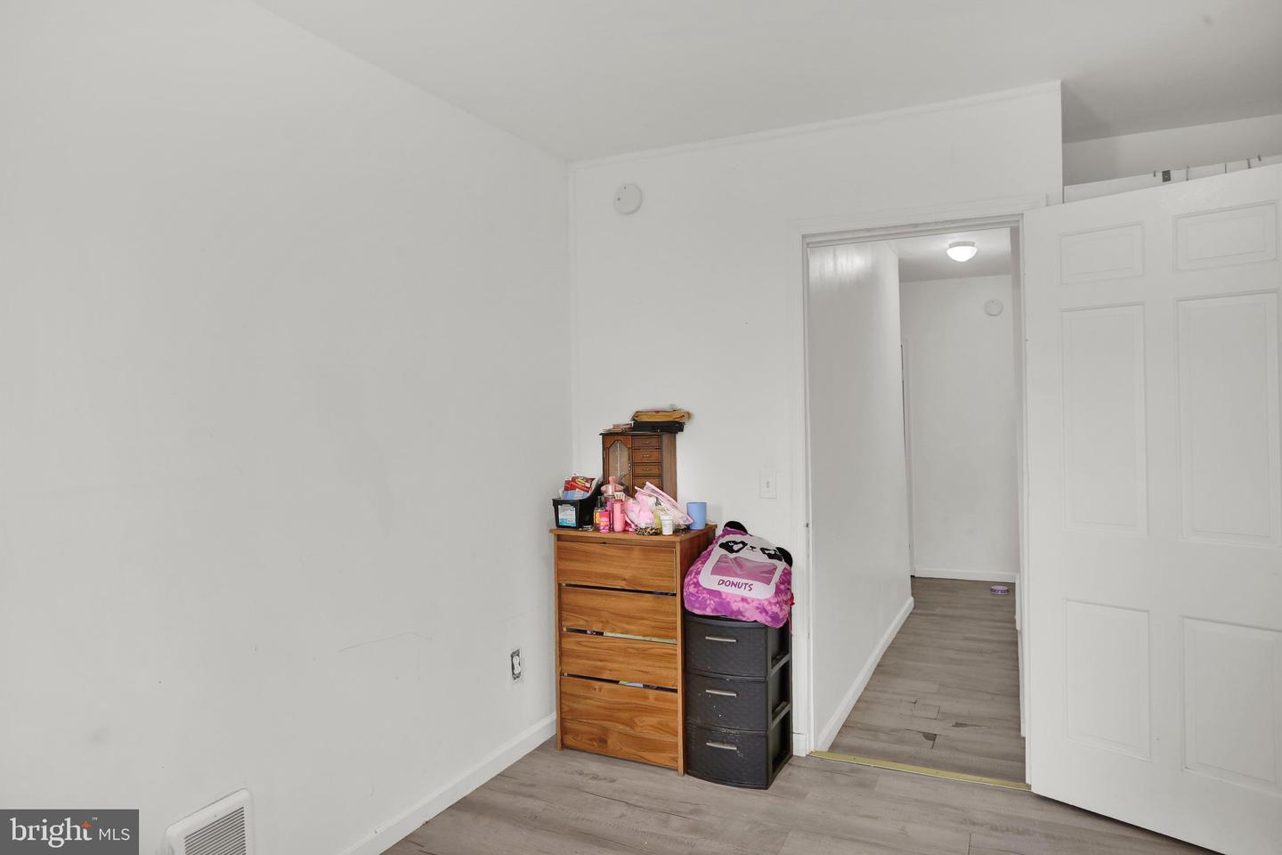 833 Green St Property Photo 13