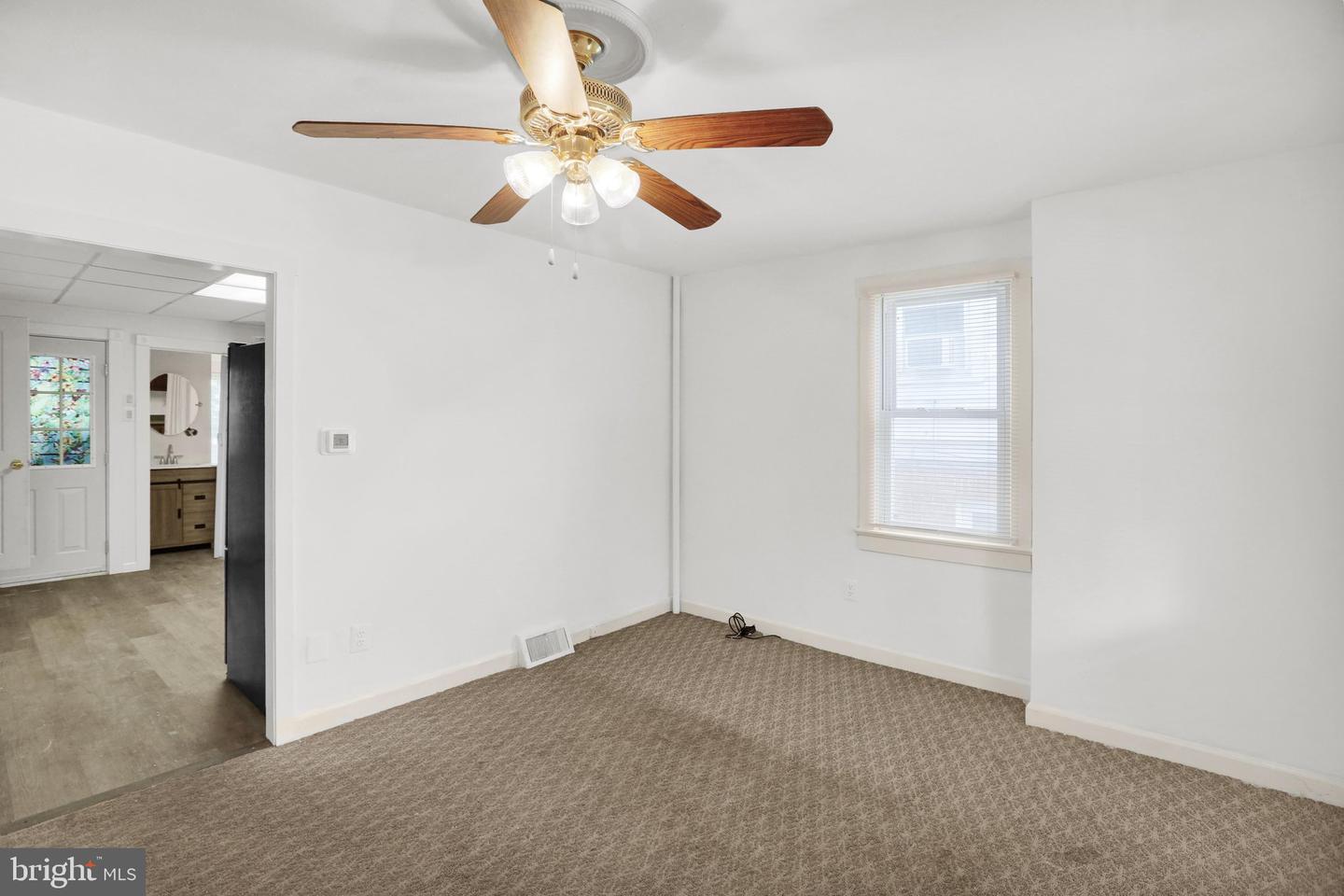 5 Monroe St Property Photo 4
