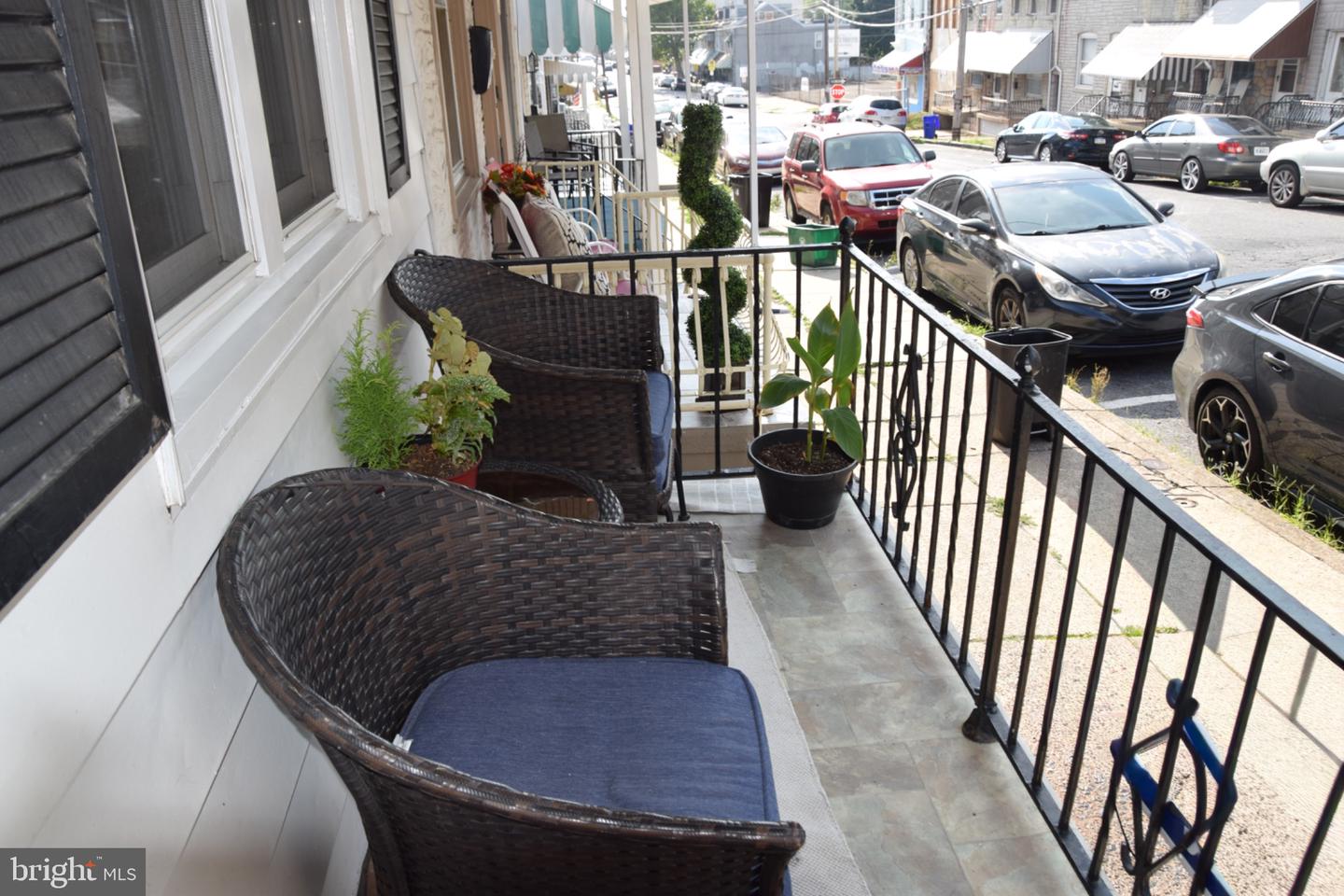 1124 Spruce St Property Photo 3