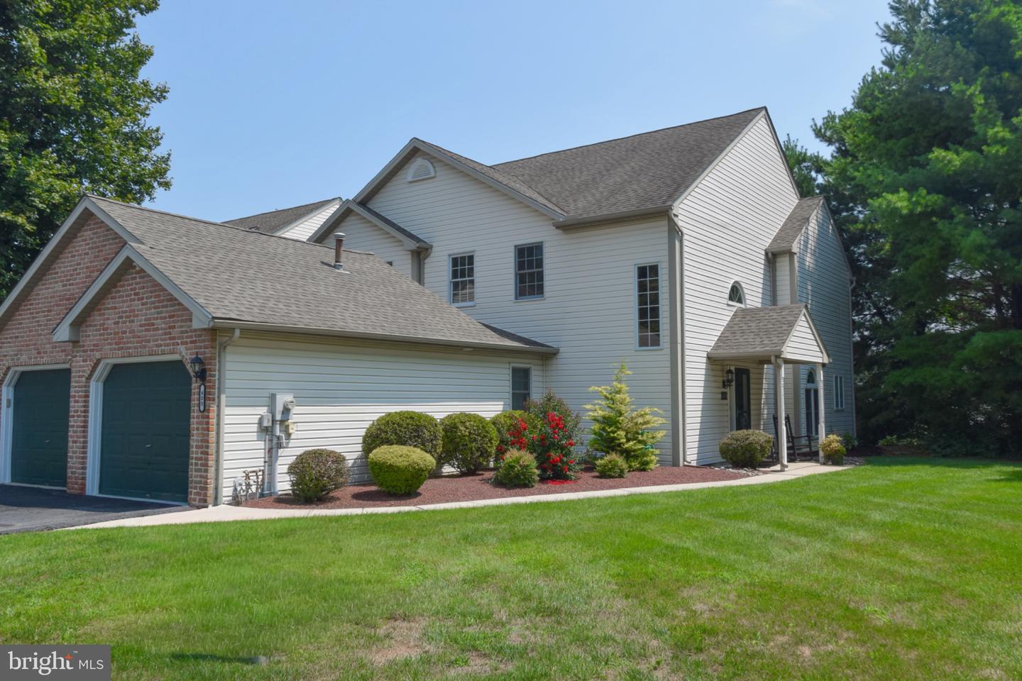 400 Epsilon Dr Property Photo 1