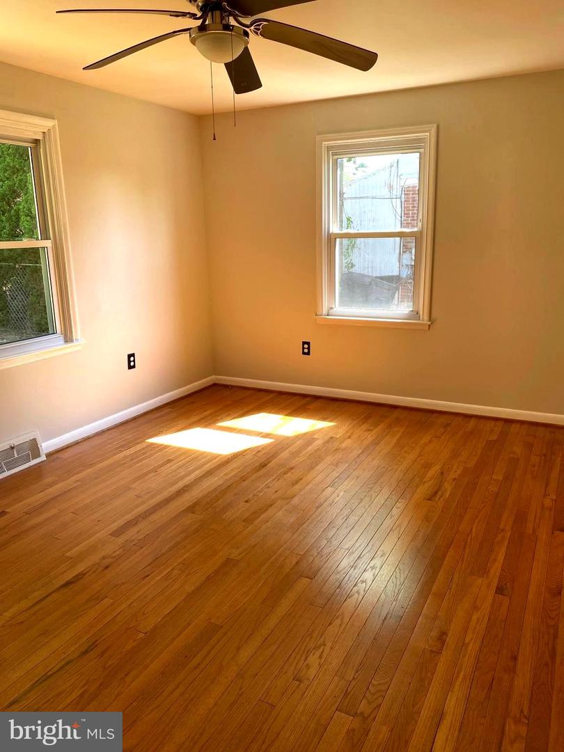 2341 Highland St Property Photo 5