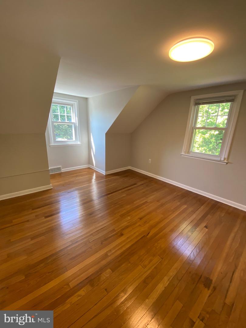 2341 Highland St Property Photo 14
