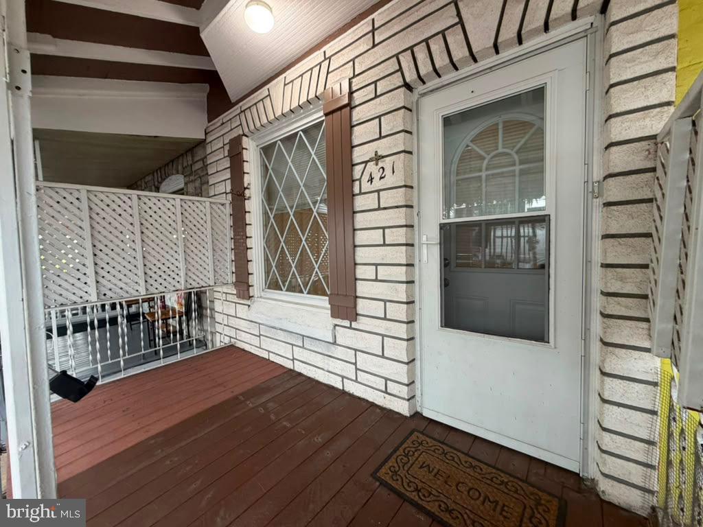 421 W Windsor St Property Photo 4