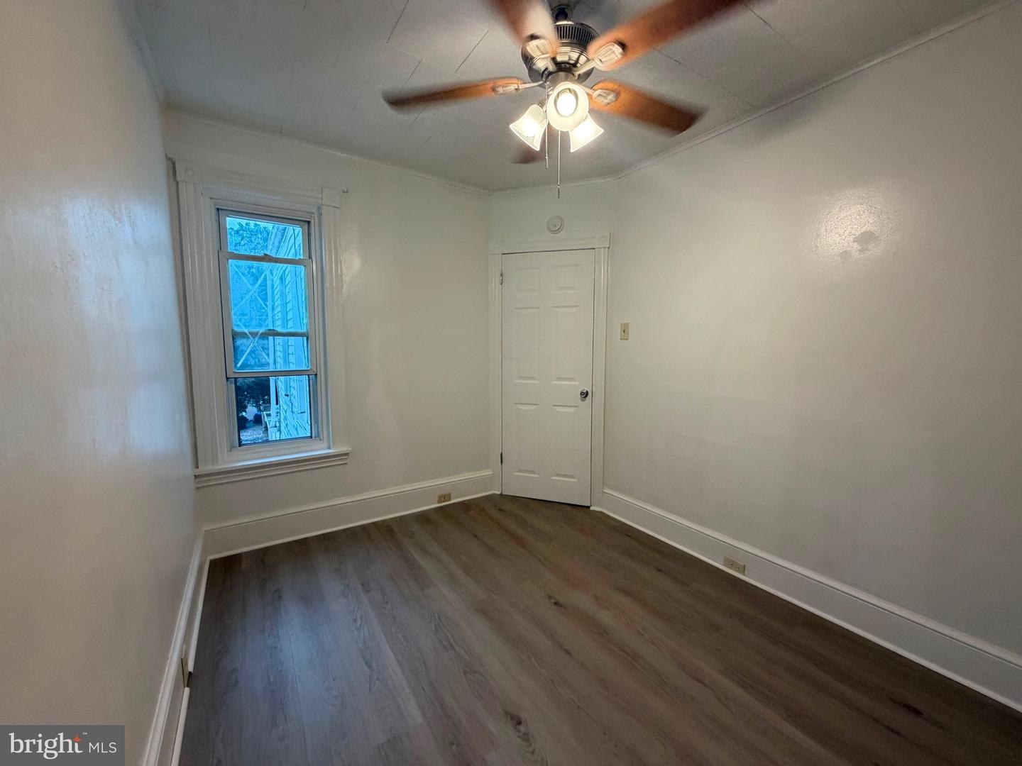 421 W Windsor St Property Photo 21