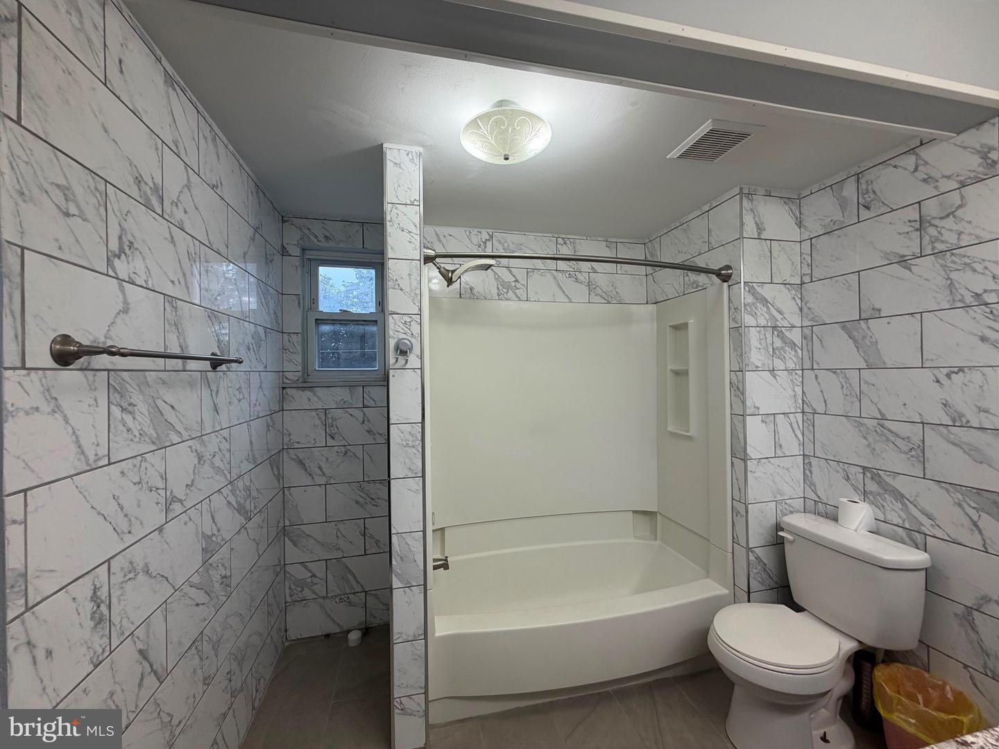 421 W Windsor St Property Photo 29