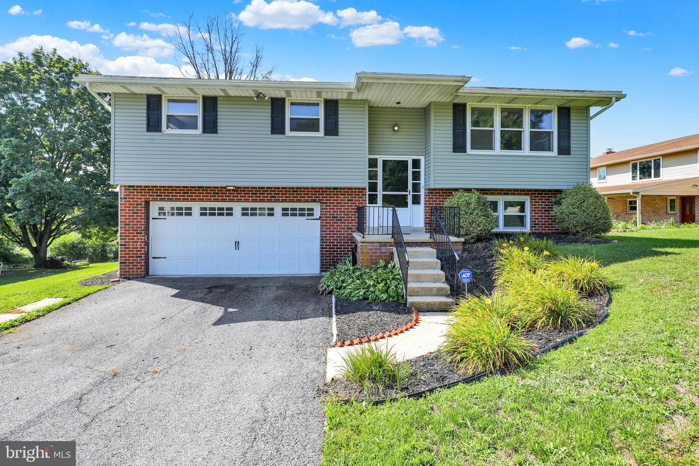 520 Edison Ct Property Photo 1