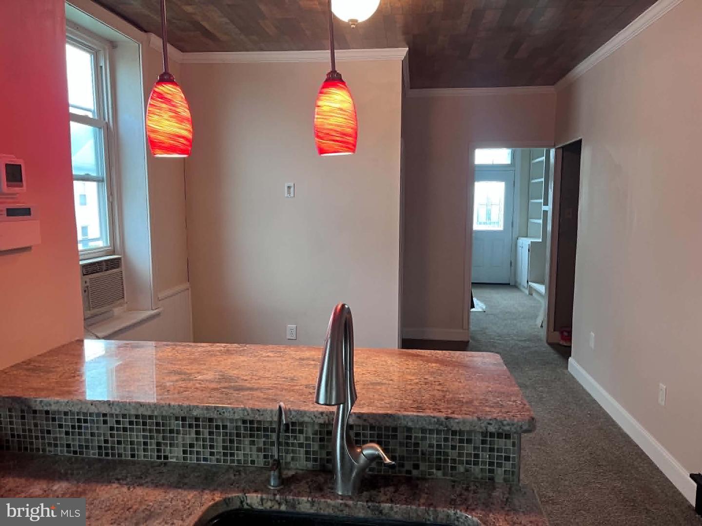 533 N Reading Ave Property Photo 5