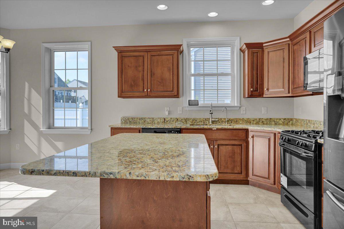 1004 Helm Ln Property Photo 15