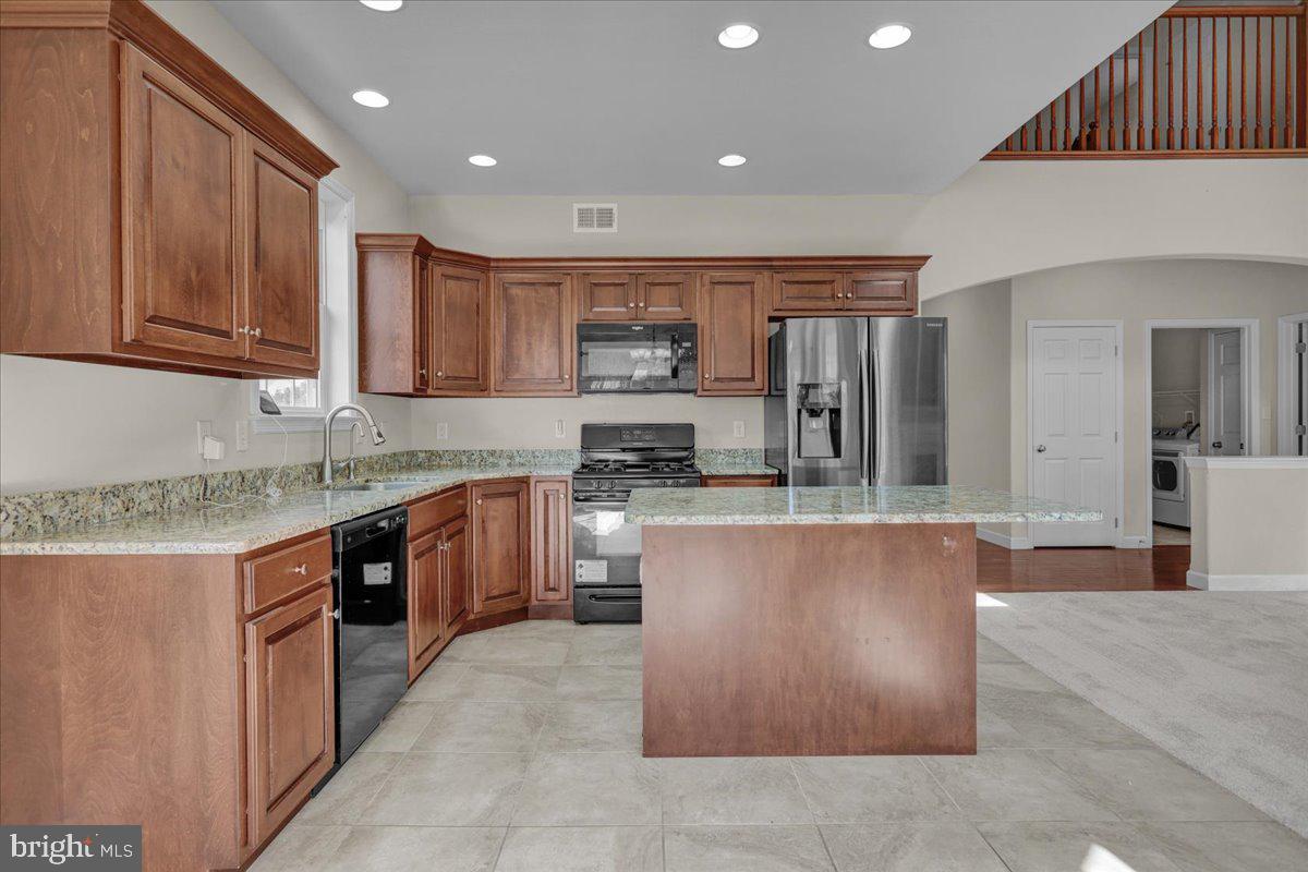 1004 Helm Ln Property Photo 16