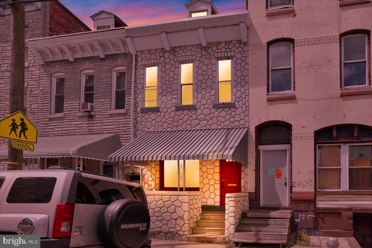 526 N 10th St Property Photo 1