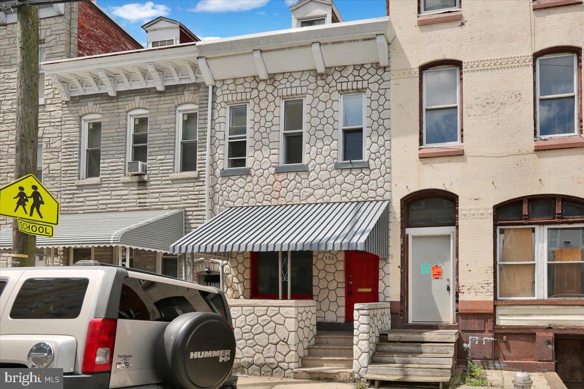 526 N 10th St Property Photo 3