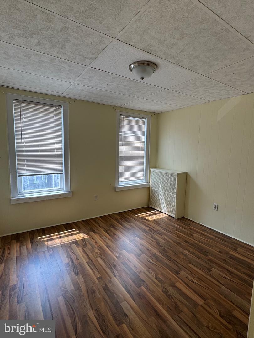 919 Perry St Property Photo 7