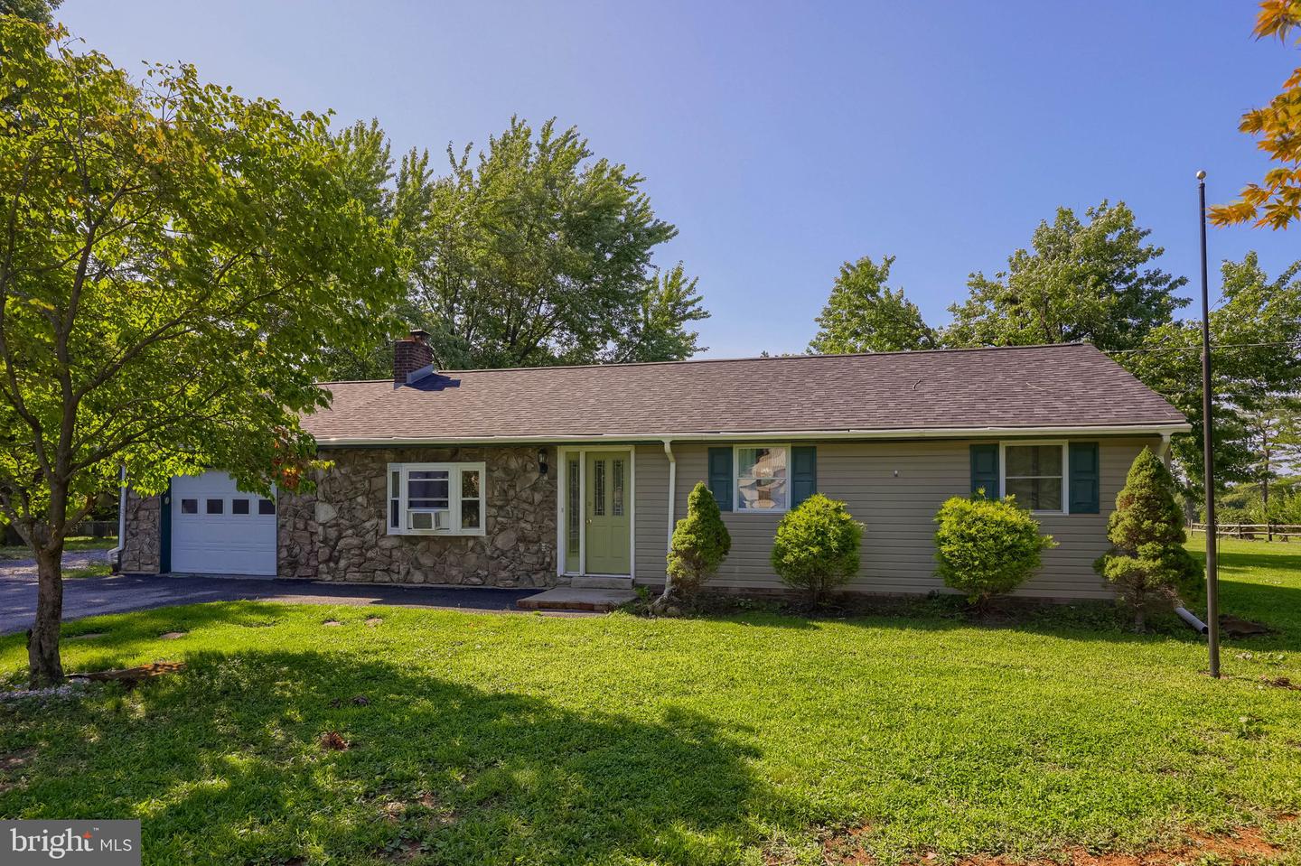 414 Schubert Rd Property Photo 5