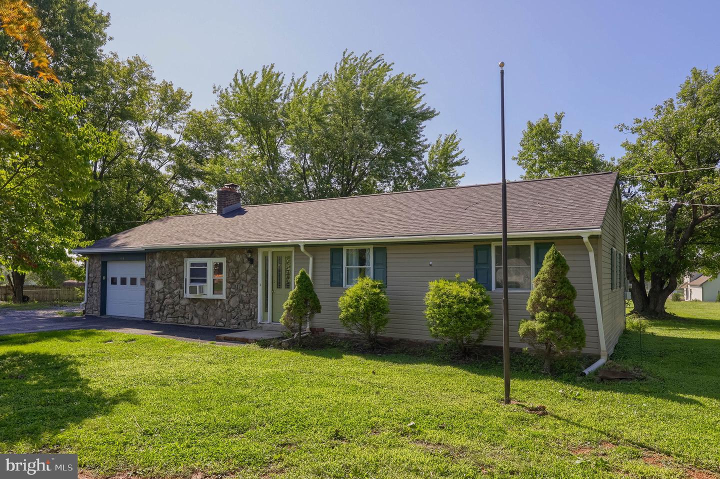 414 Schubert Rd Property Photo 6