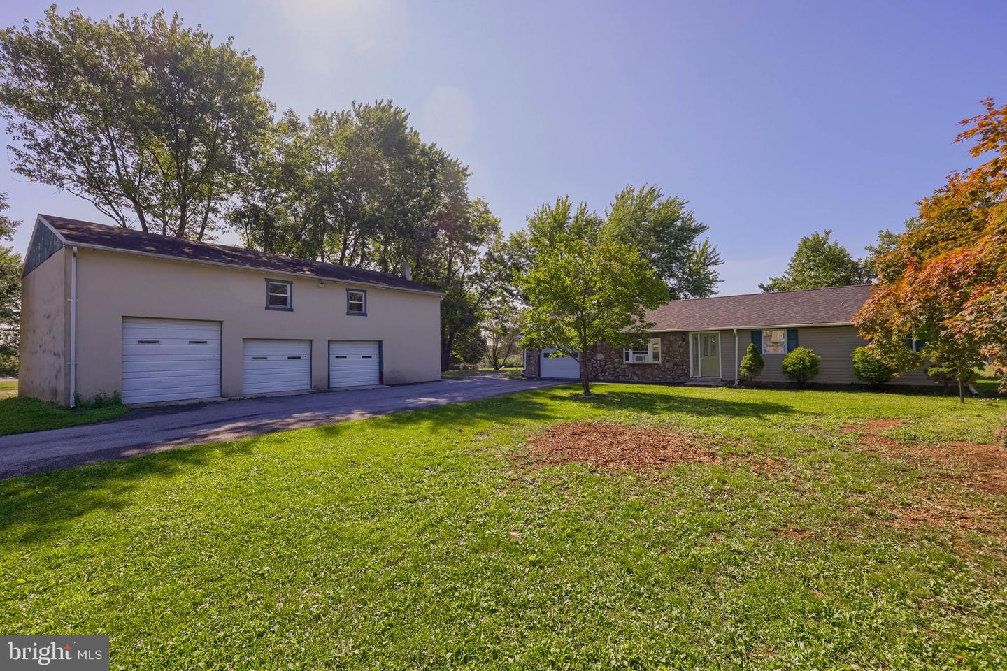 414 Schubert Rd Property Photo 8