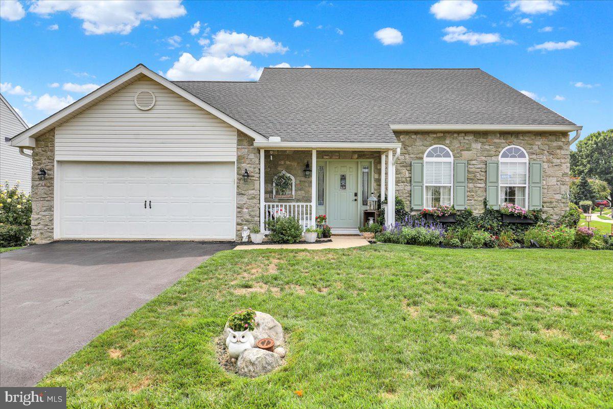 2401 John Henry Dr Property Photo 1