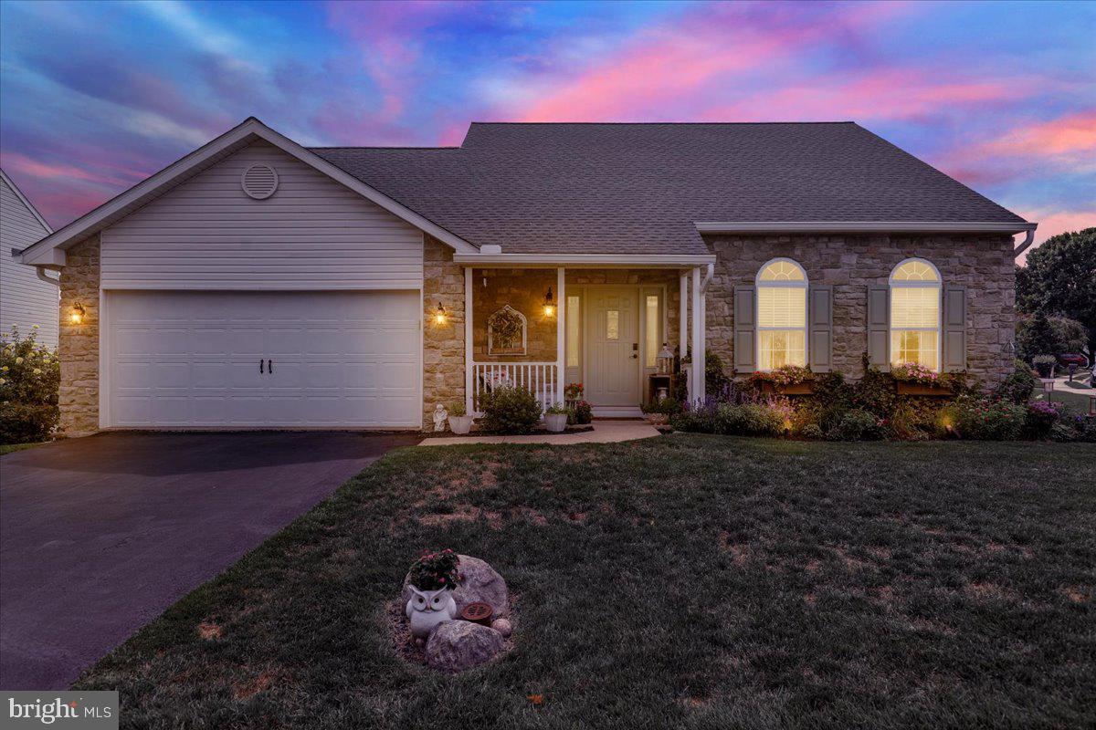 2401 John Henry Dr Property Photo 2