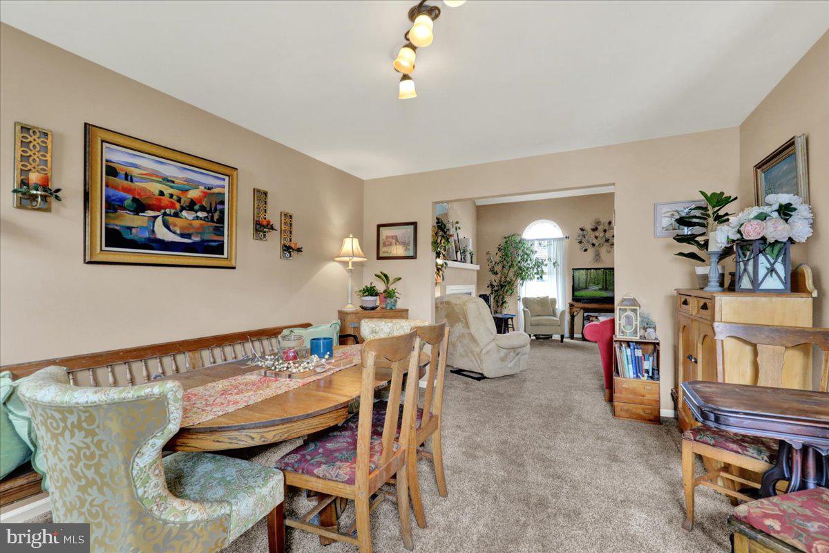 2401 John Henry Dr Property Photo 7