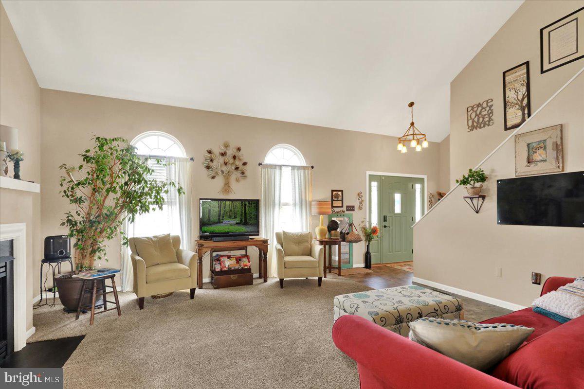 2401 John Henry Dr Property Photo 9