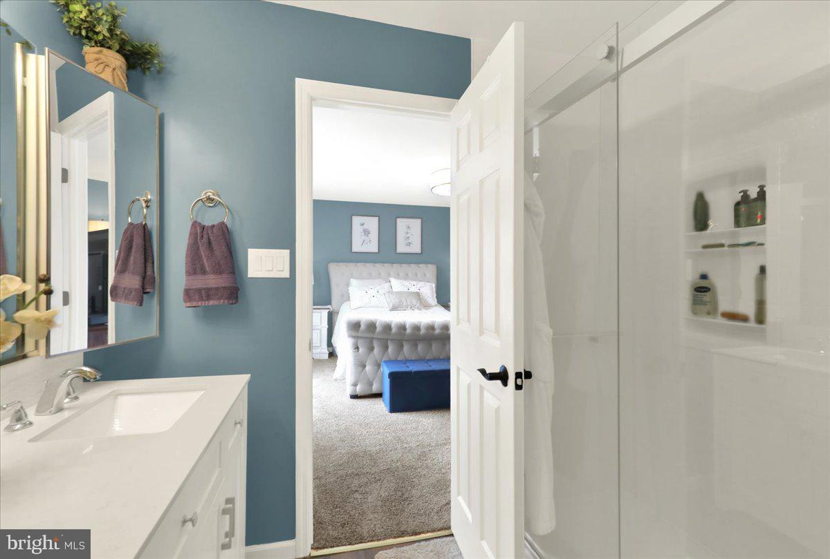 2401 John Henry Dr Property Photo 24
