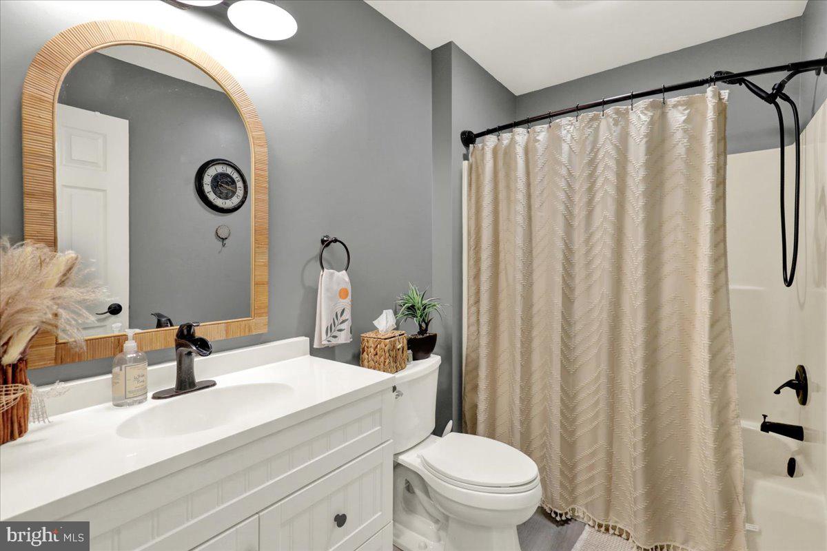 2401 John Henry Dr Property Photo 27