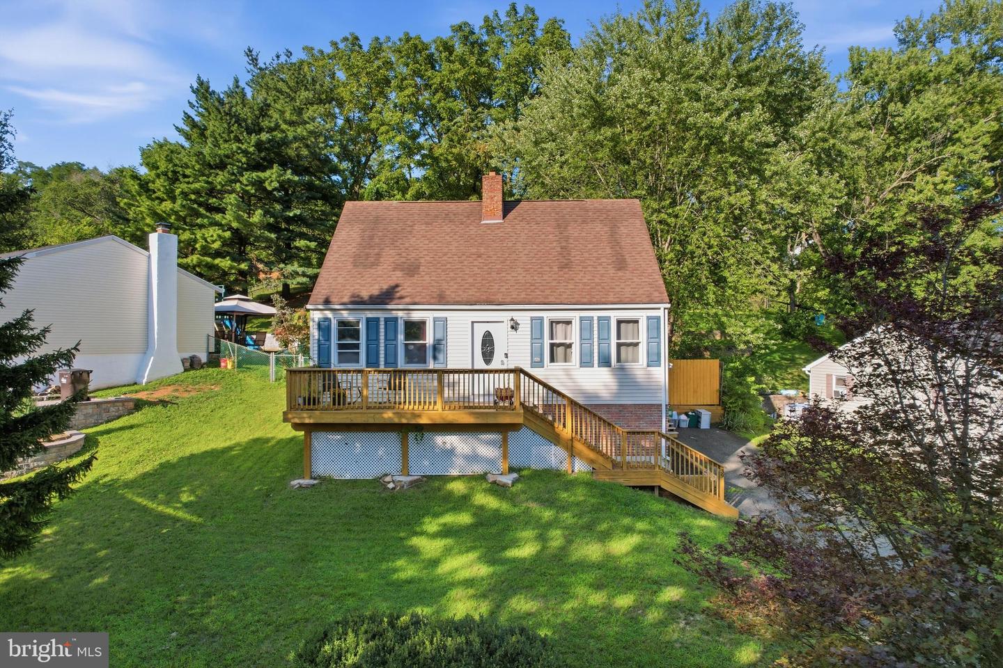 39 LINDY LN