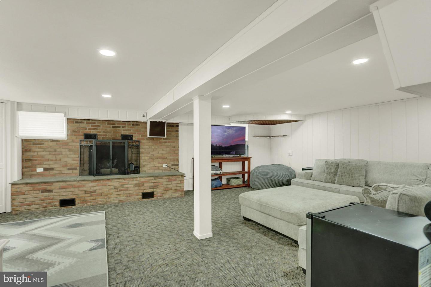 140 Gollub Dr Property Photo 24