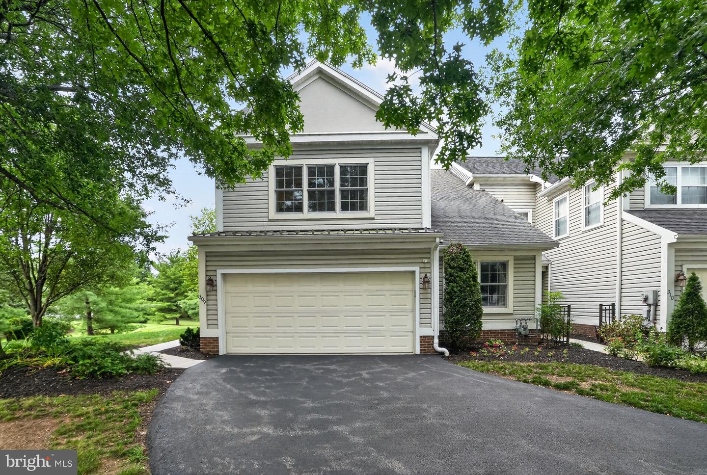 309 Oak Hill Ln Property Photo 1