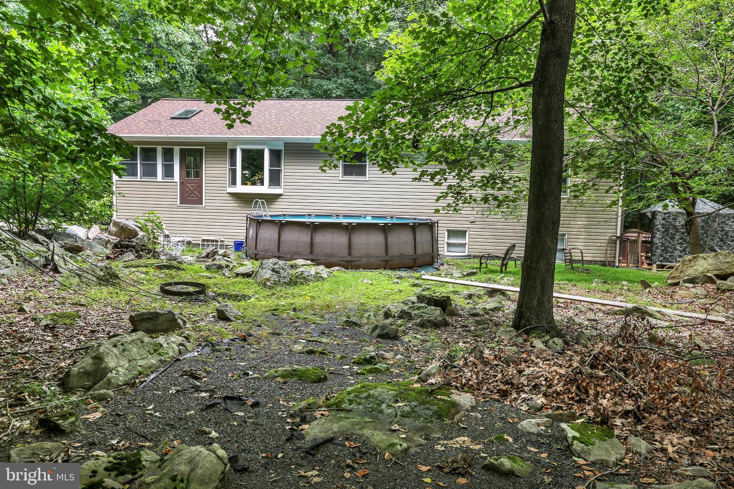 19 Woods Ln Property Photo 4
