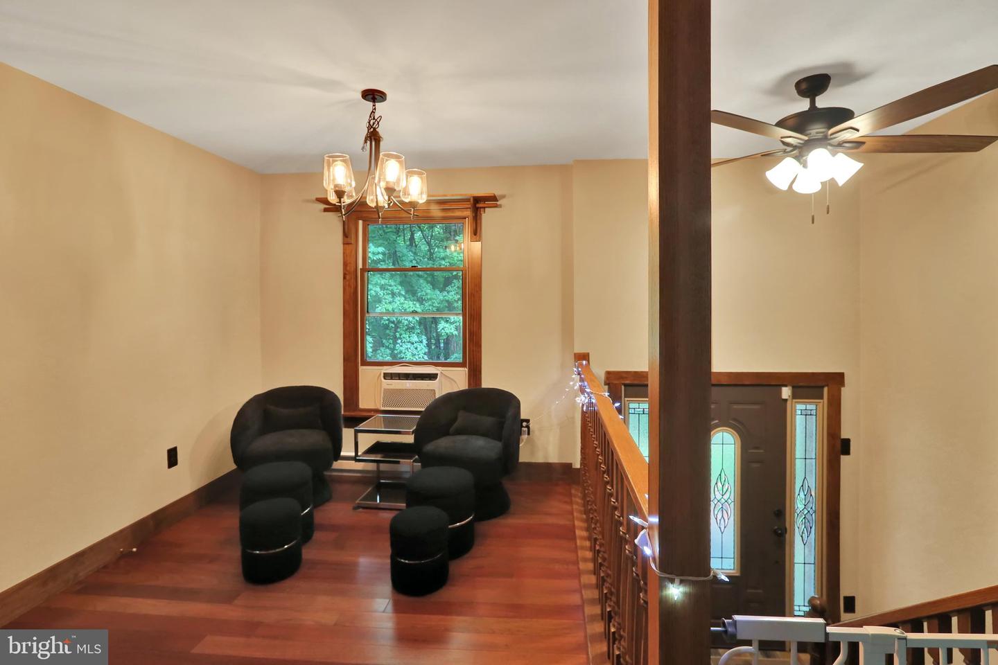 19 Woods Ln Property Photo 10