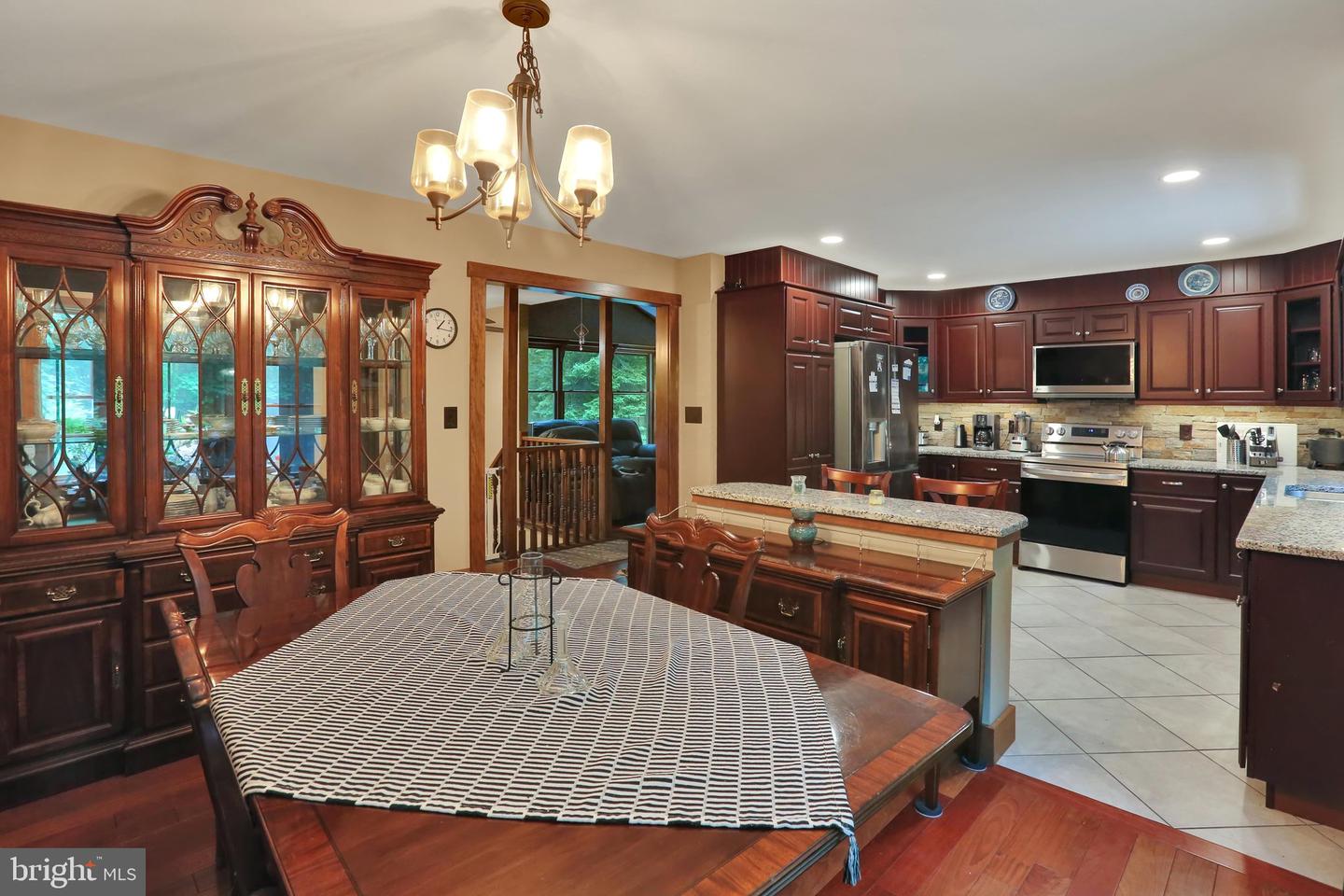 19 Woods Ln Property Photo 18