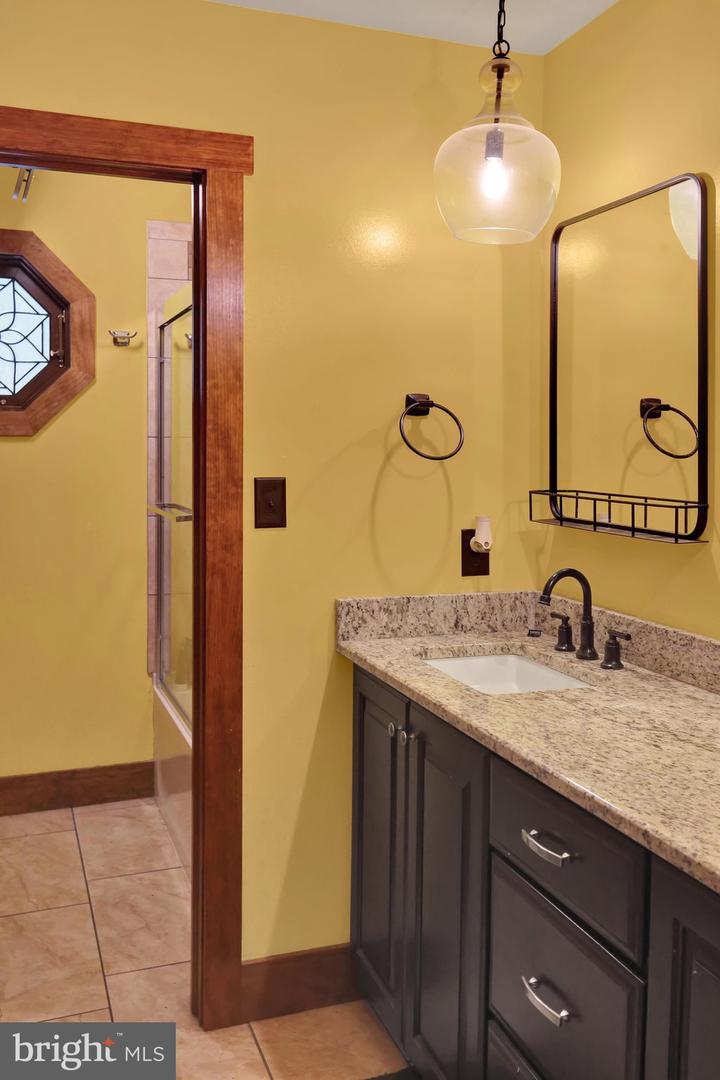19 Woods Ln Property Photo 32