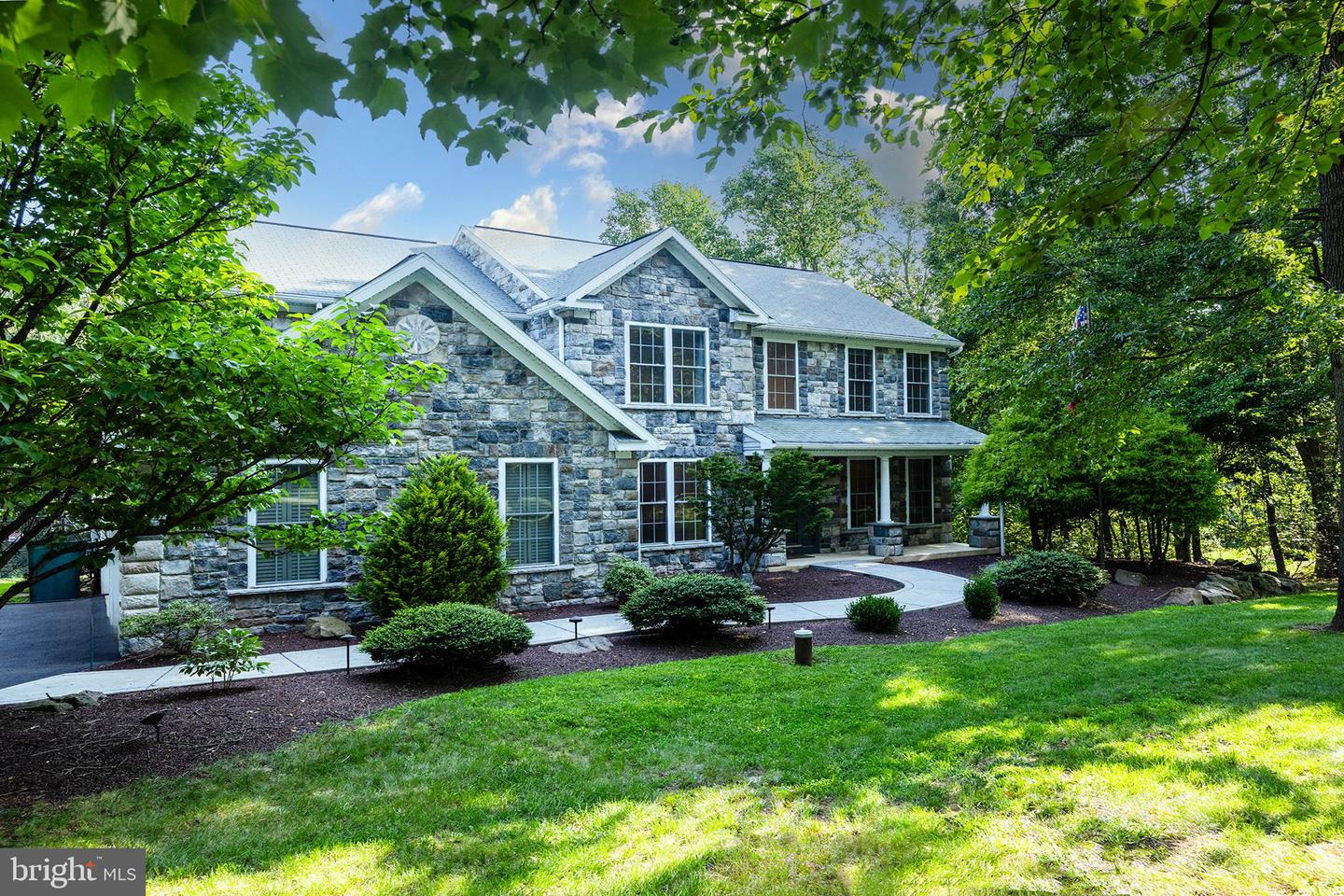 102 OVERLOOK RD