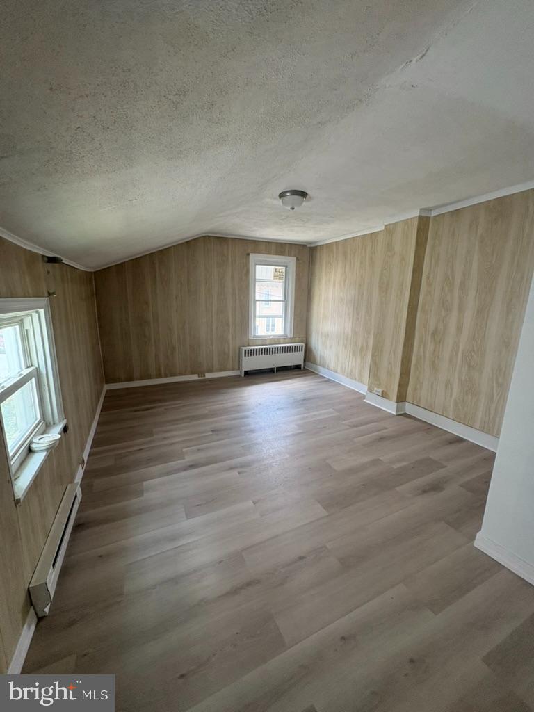 1113 Elm St Property Photo 3