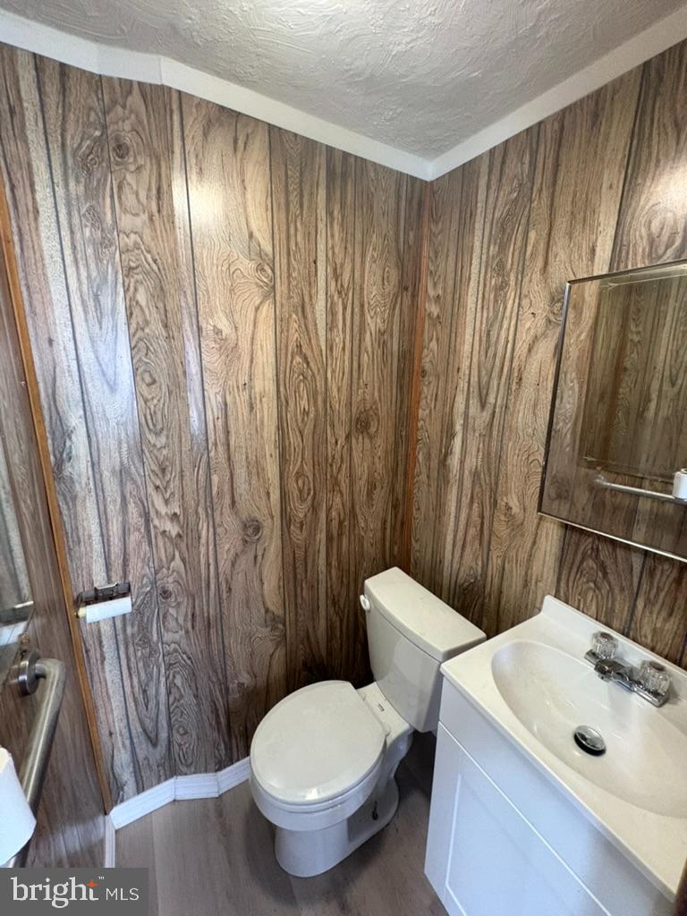 1113 Elm St Property Photo 9
