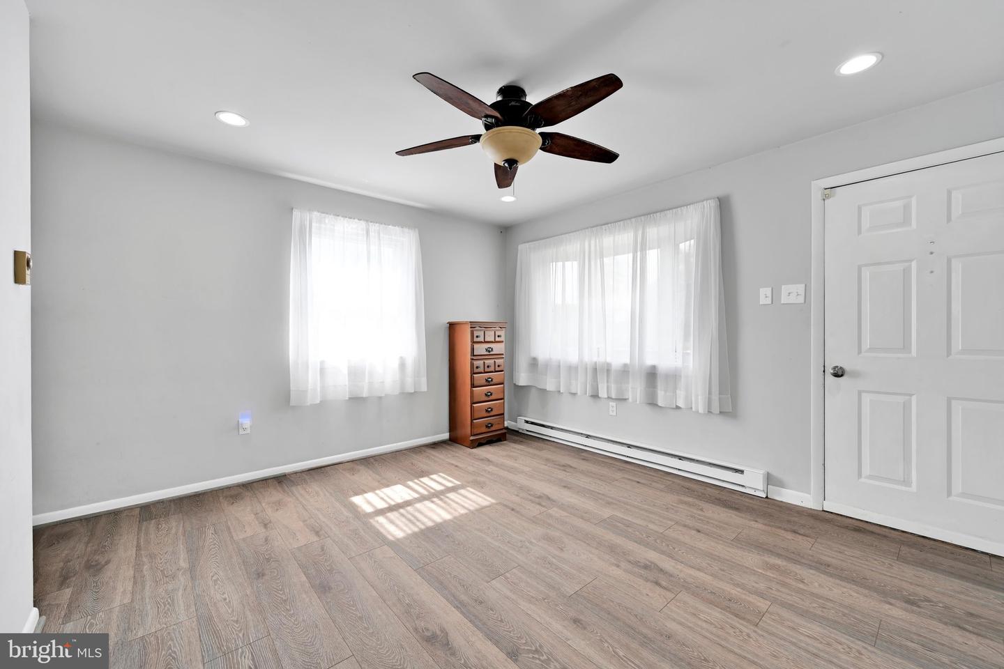 1100 Montgomery Ave Property Photo 2