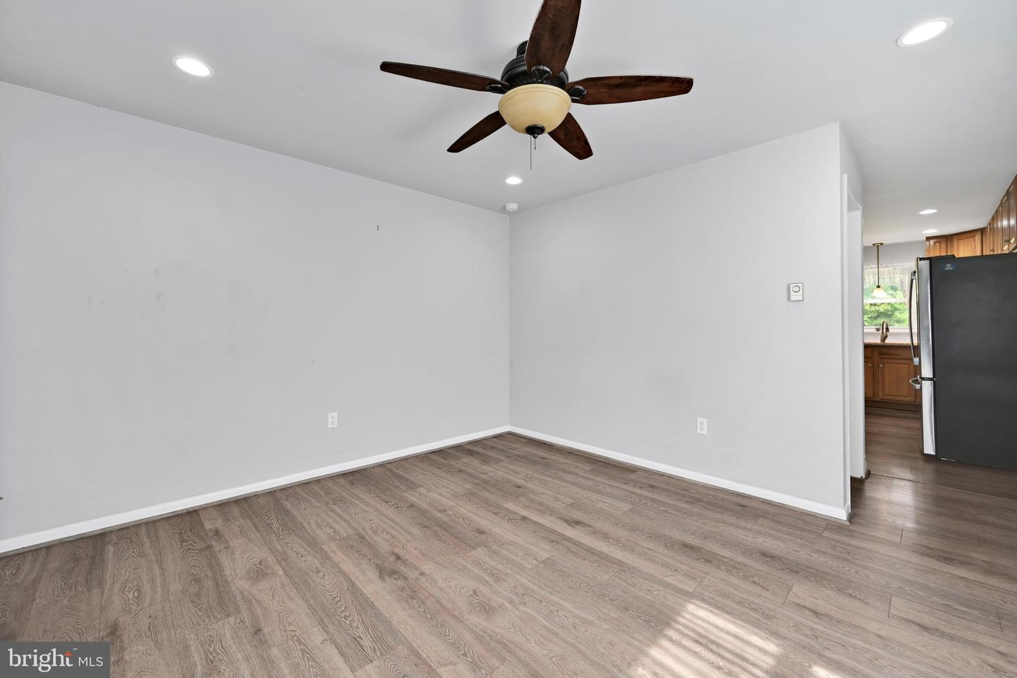 1100 Montgomery Ave Property Photo 3