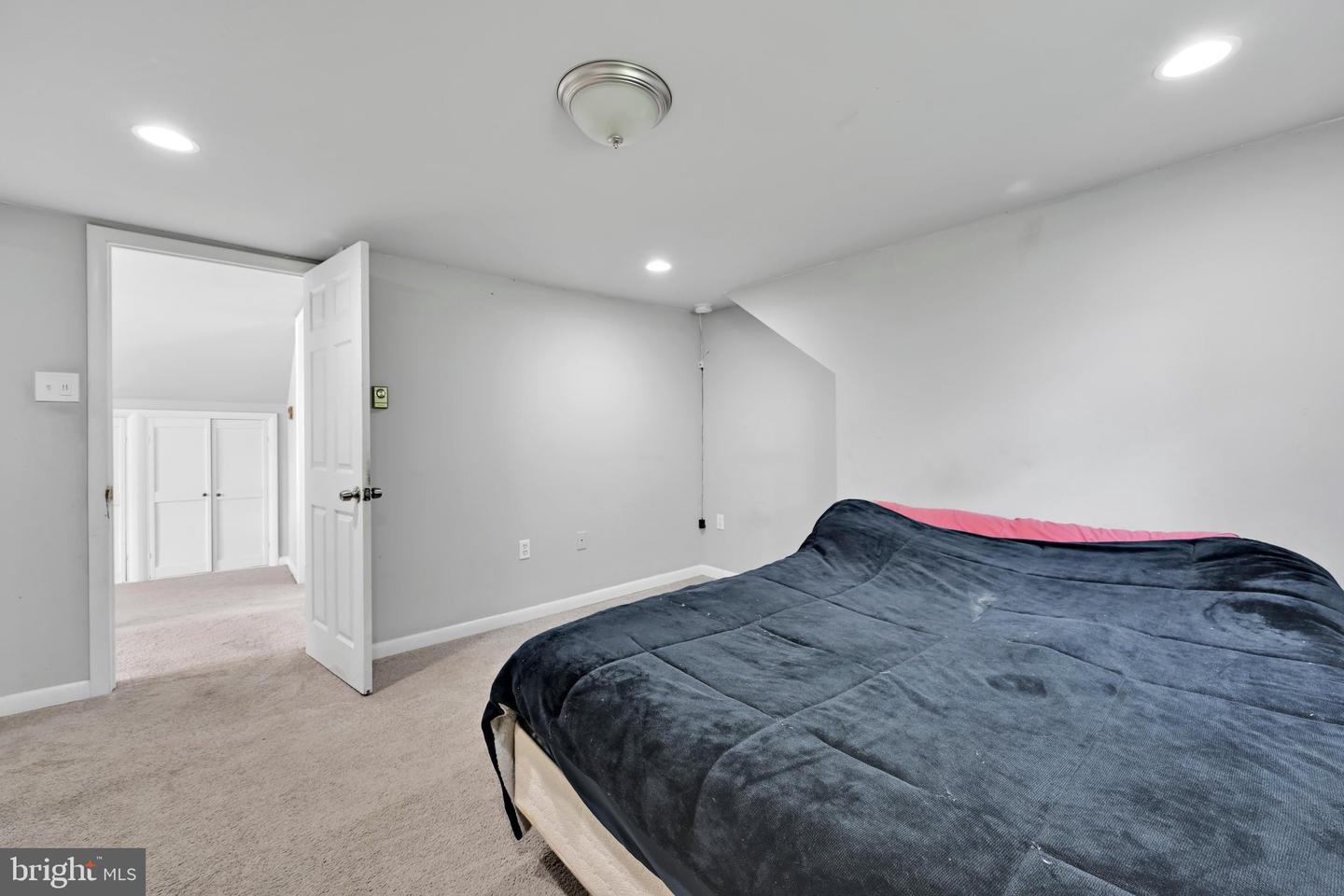 1100 Montgomery Ave Property Photo 16