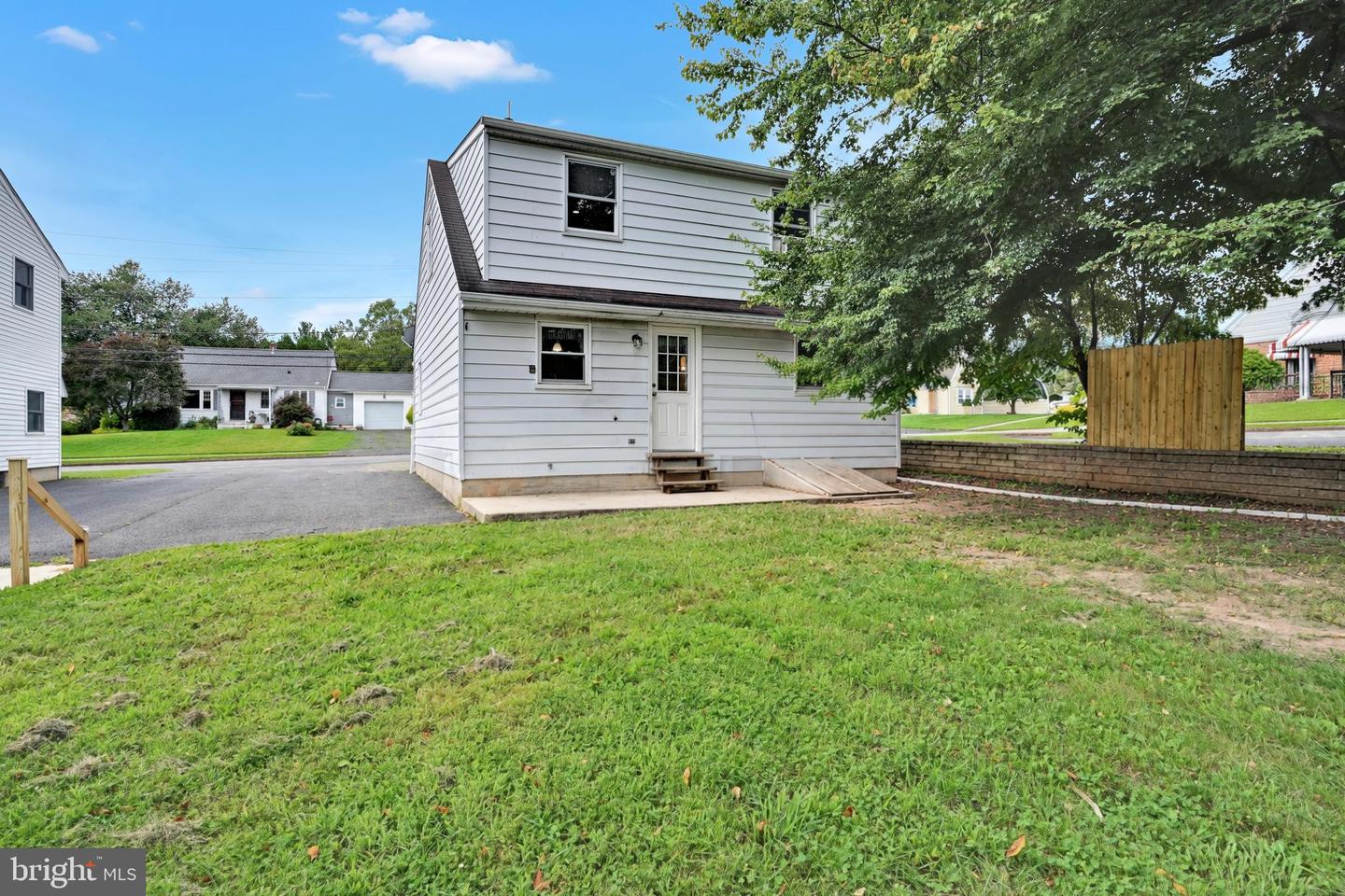 1100 Montgomery Ave Property Photo 24